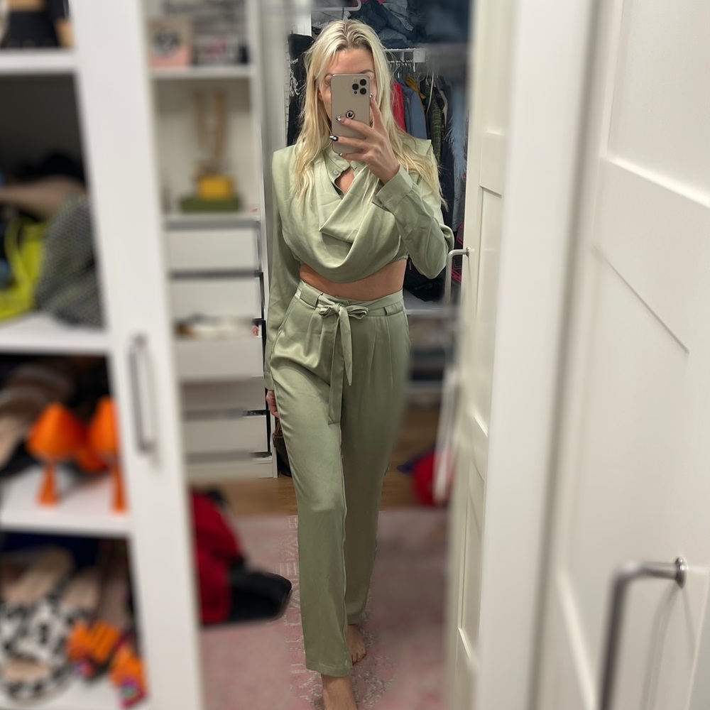 Mint two piece set